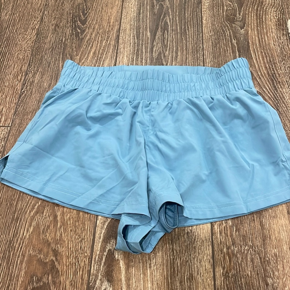 Varley shorts size small